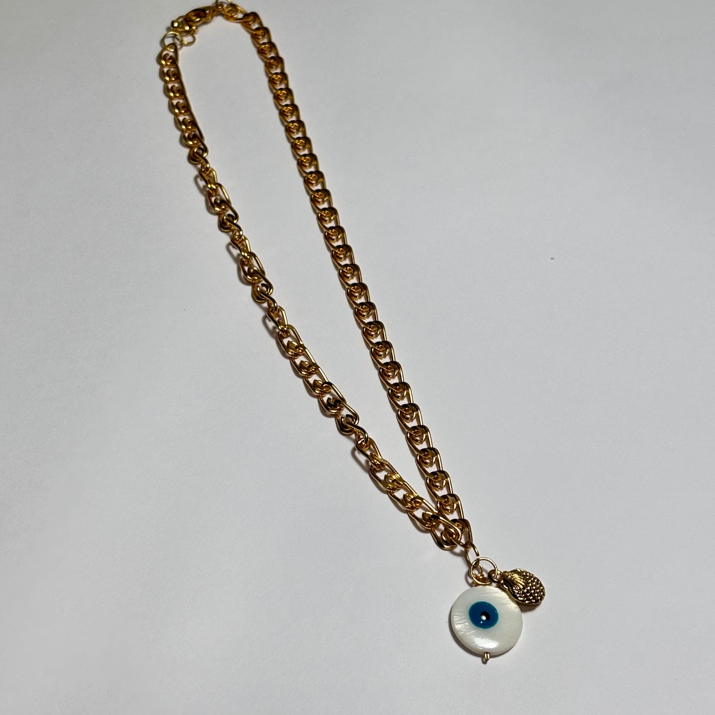 collar ojo turco