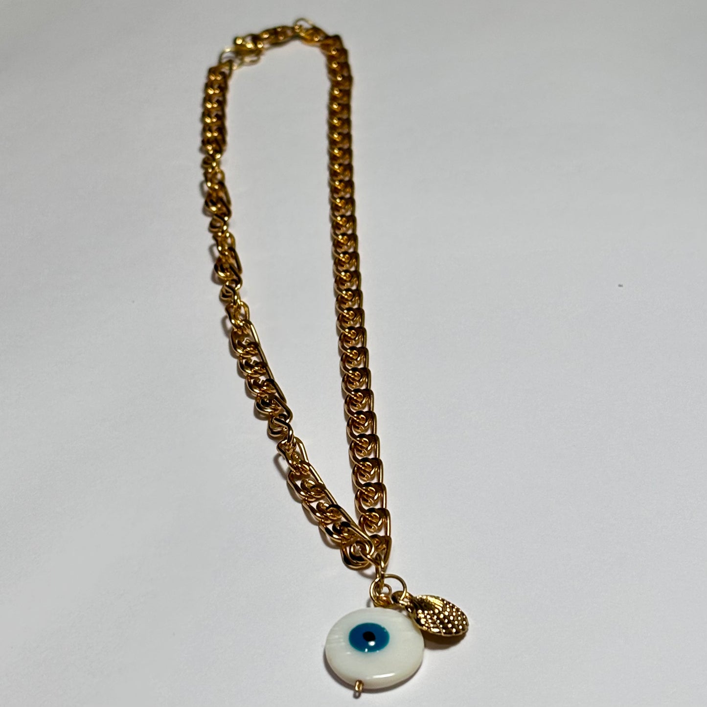 collar ojo turco