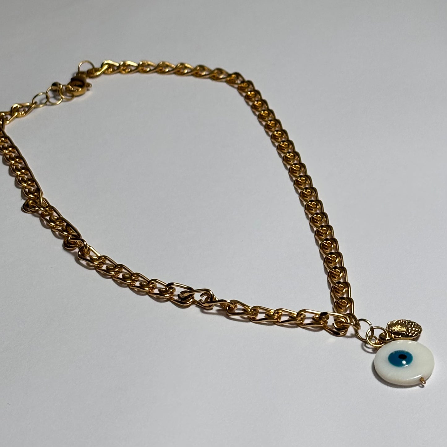 collar ojo turco